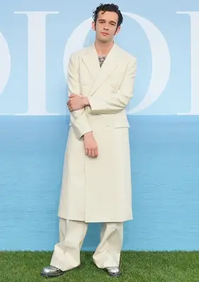 Matthew Healy Height Weight Stats