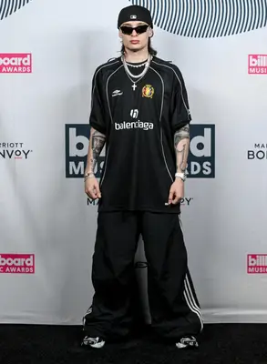 Peso Pluma Height Weight Shoe Size