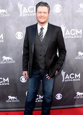 Blake Shelton Height Body Shape