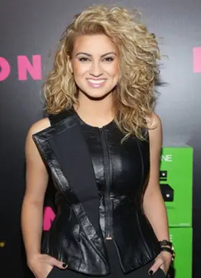 Tori Kelly Body Measurements