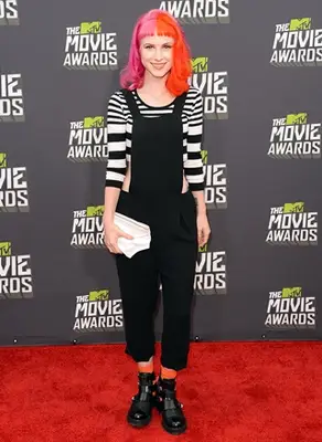 Hayley Williams Height Weight Body Figure Shape