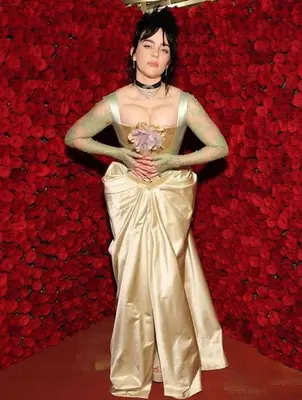 Billie Eilish Body Measurements Statistics