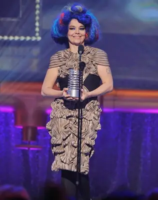 Bjork Height Weight Body Shape