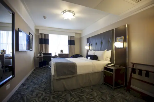 Jeden z odnowionych pokoi gościnnych. (Michael Nagle, tropiciel gwiazd)