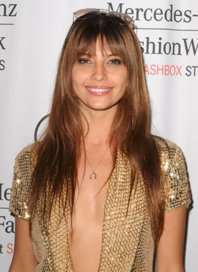 Tunne unikkosi! Fauxcialite Poppy Lifton