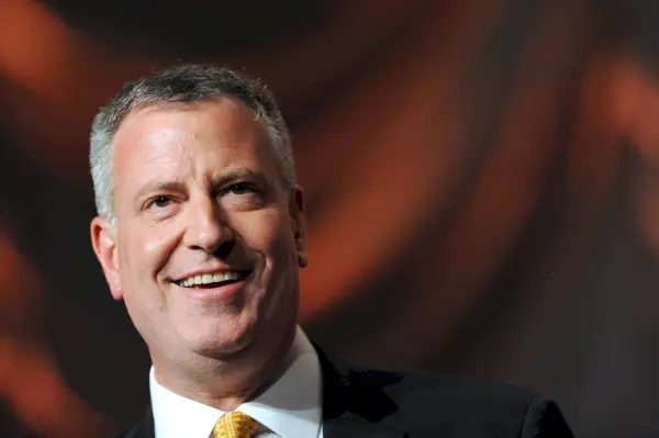 De Blasio leikkaa kiistanalaisesta ympärileikkausrituaalista
