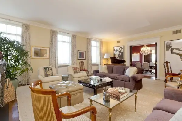 Miljardööri Ron Baron vahvistaa kiinteistöportfoliota 11 miljoonalla dollarilla. Yhteistyökumppani