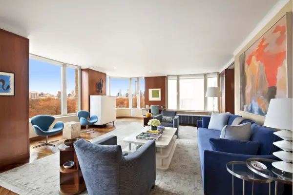 Ja se on ruokasalin vieressä.