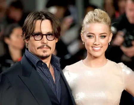 Johnny Depp e Amber hanno ascoltato le foto del matrimonio, dell'anello e del vestito