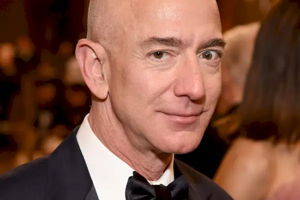 Miljardöörit tekivät ennätysvoittoa, lahjoittivat ennätysalhaisia ​​arvoja vuonna 2020 – 0 dollaria Elon Muskilta