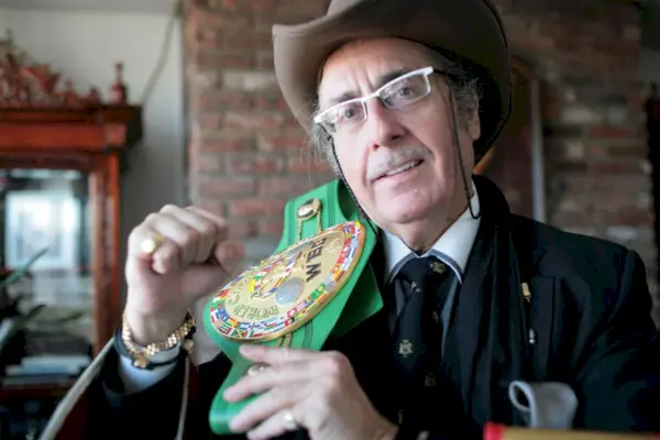 Niekonwencjonalny promotor boksu próbuje przeszkodzić w wyścigu Rady West Side