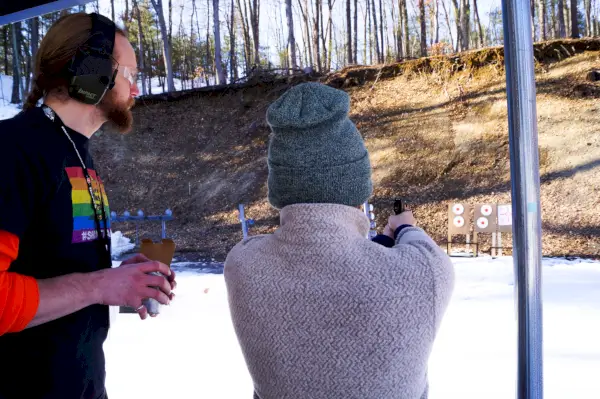 Armed Against Homophobia: Varför HBTQ-vapengrupper är här för att stanna