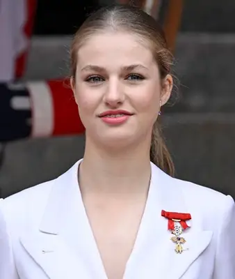 Il corpo della principessa Leonor misura la dimensione del tubo di chaussure della scarpa