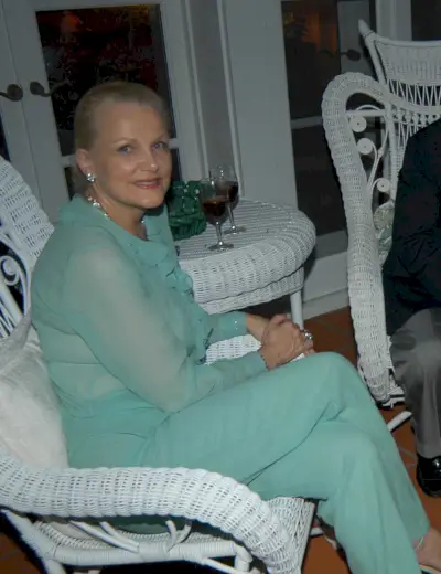 Glitter Girl Nancy Tsai myy testamentatun Park Avenuen kattohuoneiston