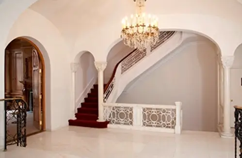 Bob Guccionen vanha kartano suljetaan 'Odd Energystä huolimatta' 49 miljoonalla dollarilla.