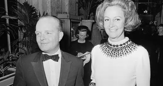 Kay Grahamin Old UN Plaza Co-op myydään 2,3 miljoonalla dollarilla. Se oli R.F.K.:n yläpuolella mutta Truman Capoten alapuolella