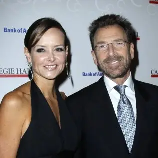 Edgar Bronfman Jr. rakastaa vaimoaan 16 miljoonalla dollarilla.