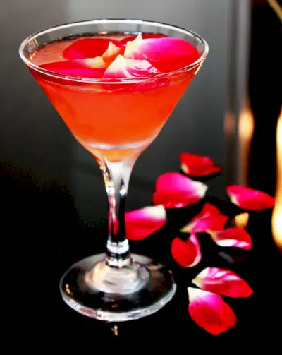 27 yksinkertaista ja seksikästä cocktailia ystävänpäiväksi