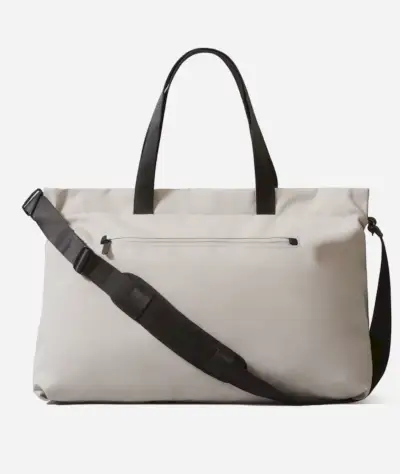 kermanvärinen laukku