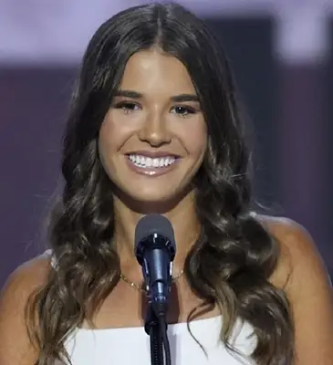 Il corpo di Kai Trump misura i pesos statistici netti di Salto