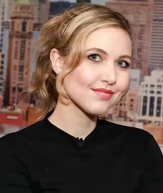 Il corpo Taylor Tomlinson misura il peso organico della scarpa