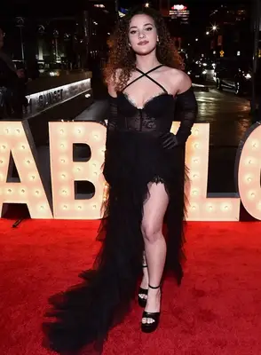 Sofie Dossi Height Weight Shoe Size