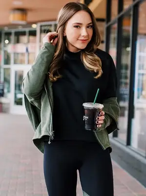 Hailie Jade Height Weight Stats