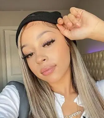 Il corpo di Selena Davis misura