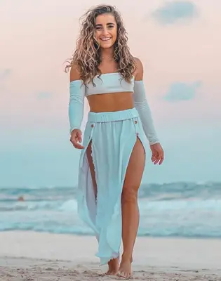 Demi Bagby Height Weight Shoe Size