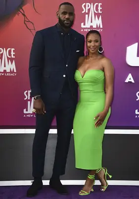 Savannah James Body Measurements Stats
