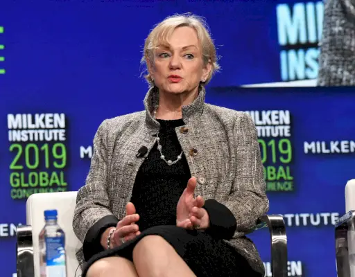 Disneyn talousjohtaja Christine McCarthy on poissa