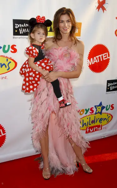 Zdjęcie: Cindy Crawford i córka Kaia Gerber podczas 10. rocznicy Dream Halloween w Los Angeles.