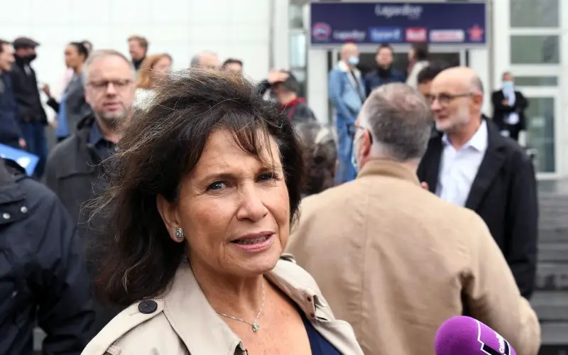 Anne Sinclairin nettoarvo – Wiki, ikä, paino ja pituus, ihmissuhteet, perhe ja paljon muuta