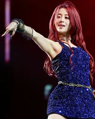 Le Sserafim Yunjin Age and Birthplace