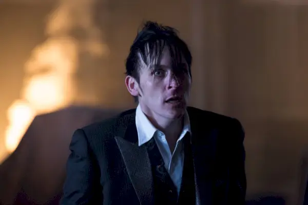 Gotham-ep122_scn37_39645_hires2
