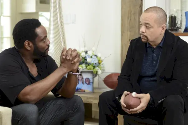 Podsumowanie „Prawo i porządek: SVU” 16 × 8: Przywilej małżonka