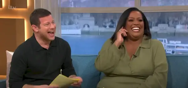 Dermot ja Alison olivat naurukohtauksissa