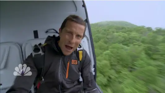 „Running Wild”: Bear Grylls czerpie wielką przyjemność z próby zabicia Zaca Efrona