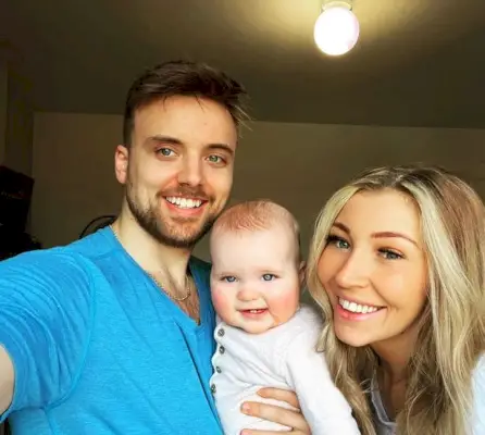 Parry er en stolt far til lille Efa