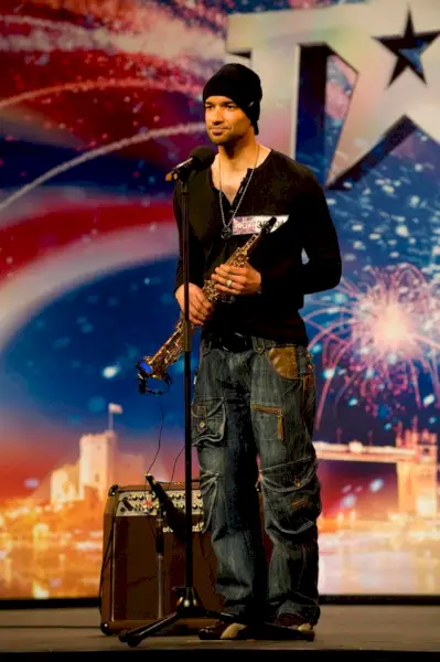 Julian Smith zdobył owację na stojąco od sędziów BGT swoim ostatnim występem w 2009 roku