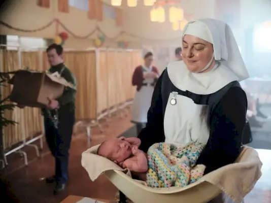 Ennen kuin hän näytteli elokuvassa Call the Midwife, Rebecca esiintyi aiemmin elokuvissa Veep, Extras ja The Thick of It.