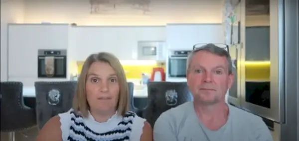 Sue i Noela Radfordów