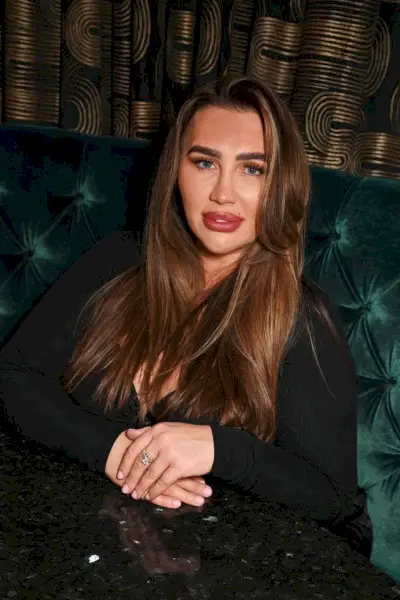 Lauren Goodger teki TOWIE:n historiaa yhtenä sarjan ensimmäisistä miljonääreistä