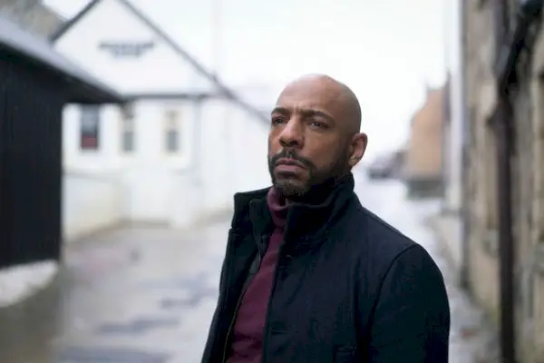 Don Gilet liittyy näyttelijöihin uutena tulokkaana John Howellina