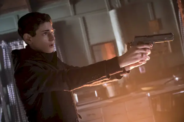 Przewodnik po „Gotham” 2×18: Kim jest Azrael?