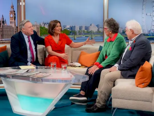 Mutta uudessa kehityksessä pariskunta on vihdoin yhdistänyt kotitaloutensa yhdeksi upeaksi Cotswoldsin kiinteistöksi.