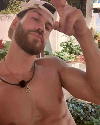 Sebbene Jack non sia in coppia con Tina al momento, Tamar pensa che farebbero un'ottima coppia