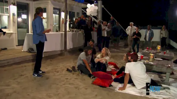 Prawdziwy szumiciel grilla (Screengrab: E! Online).