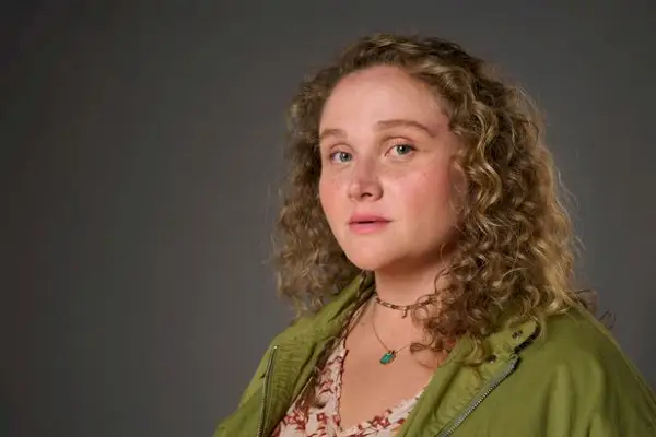 Danielle Macdonald tornarà una vegada més a The Tourist per a la segona temporada