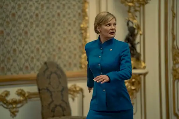 Gwiazda Raising Hope Martha Plimpton gra amerykańską senator Judith Holt